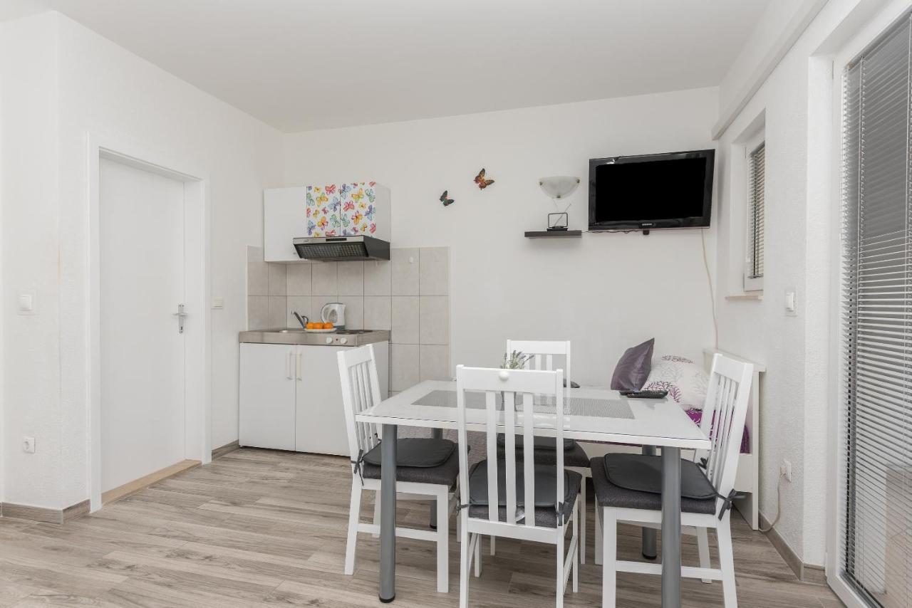 Apartmani Franko Baška Voda Extérieur photo